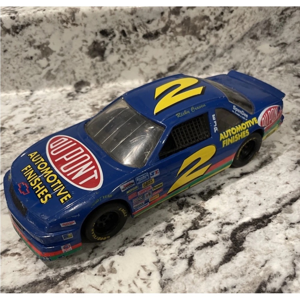 1992 Racing Champions | Ricky‎ Craven #2 Dupont 1:24 Blue Car Chevy NASCAR
